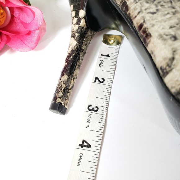 Guess Leather Snakeskin Heels w/ Bow, 8 - Picture 6 of 8